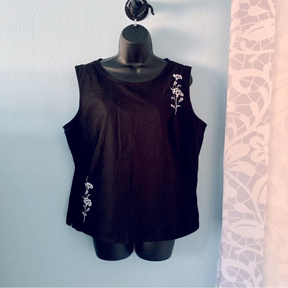 Charter Club Black & White Floral Embroidered Sleeveless Blouse Size 16